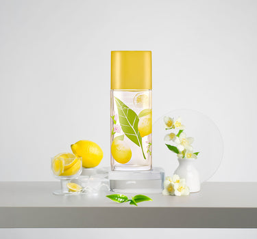 <img alt="Elizabeth Arden Green Tea Citron Freesia EDT 100ml front view">