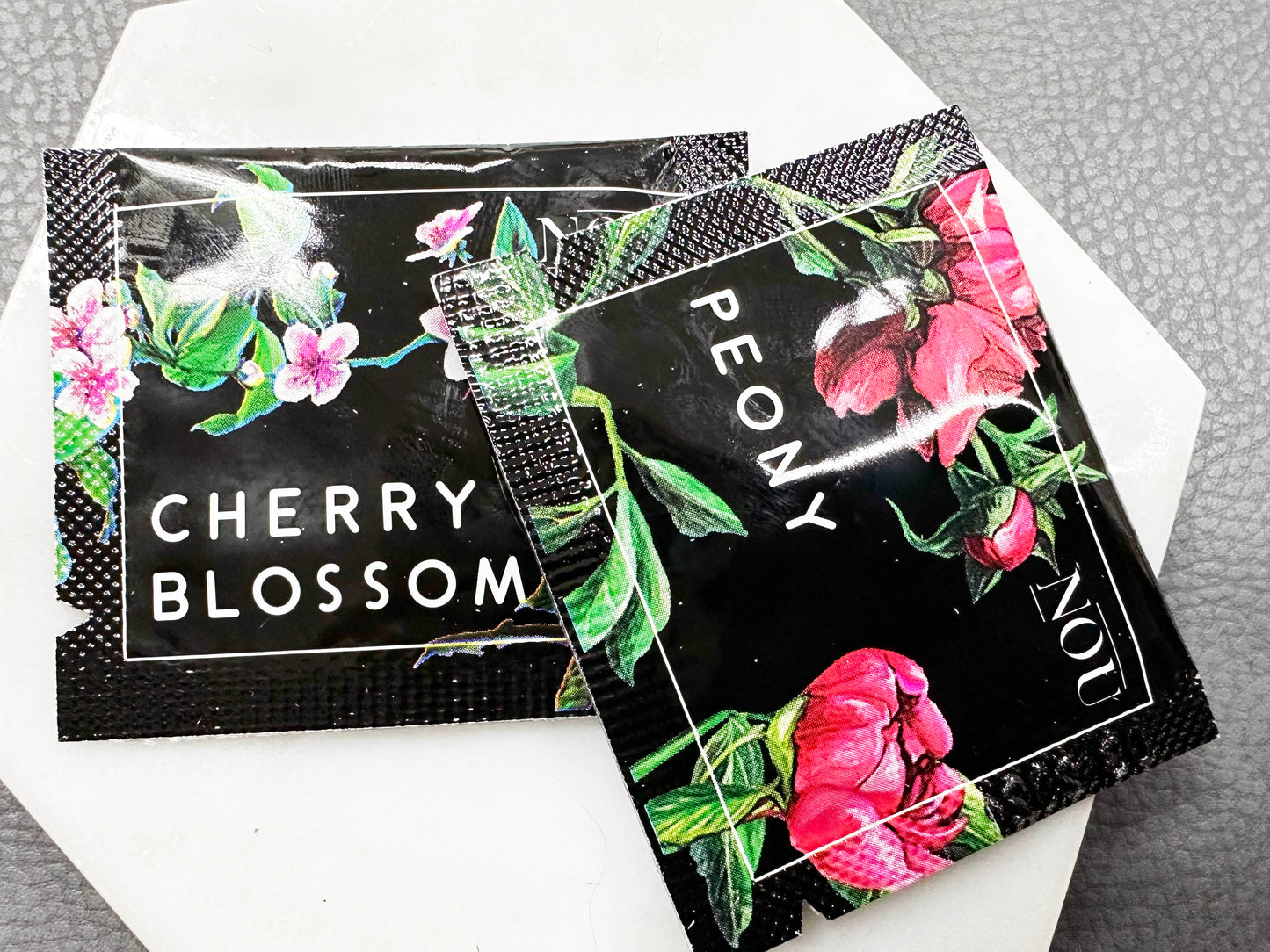 Free Gift - 2 Sample Sachets from NOU Floral Collection